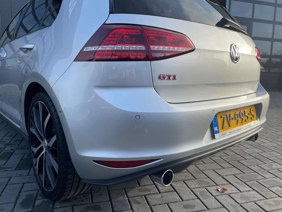Volkswagen Golf GTI - Imagem 14