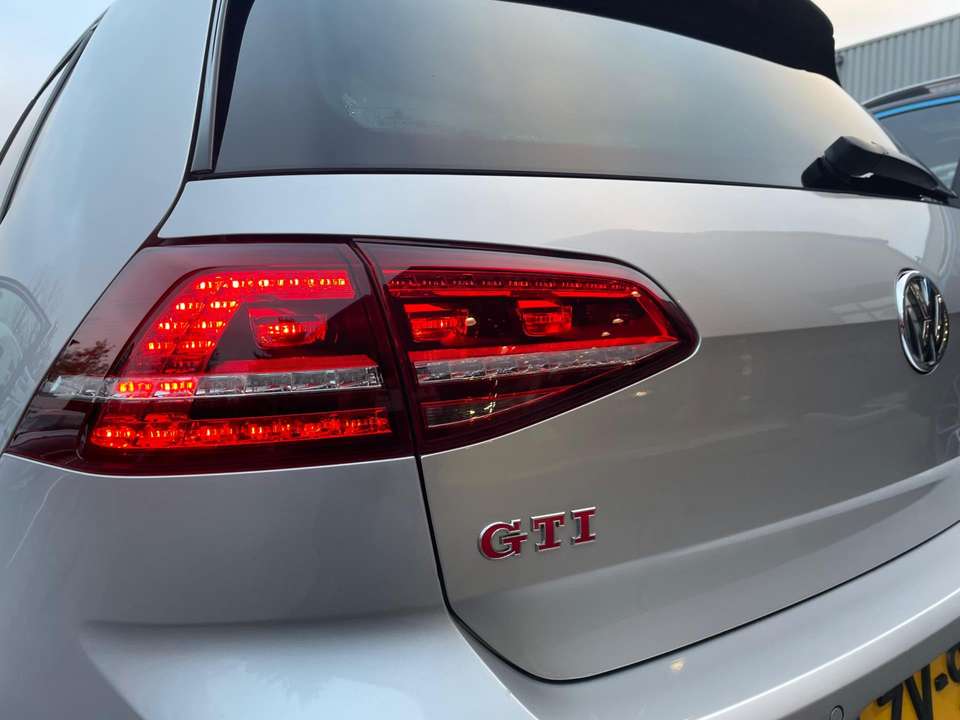 Volkswagen Golf GTI - Imagem 15