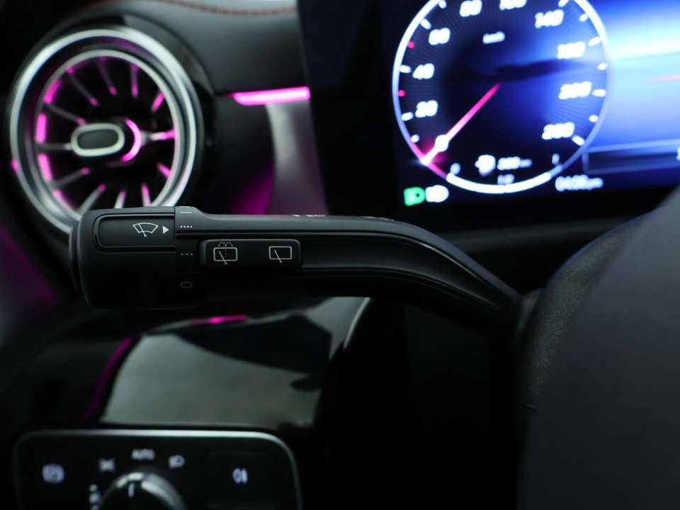 Mercedes-Benz CLA 180 - Imagem 5