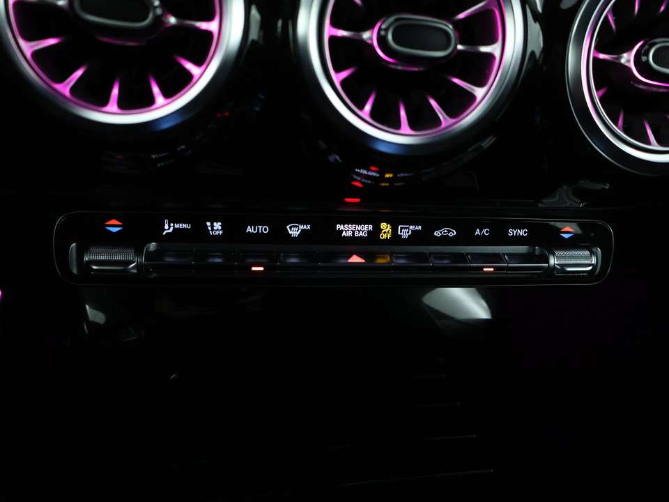 Mercedes-Benz CLA 180 - Imagem 8