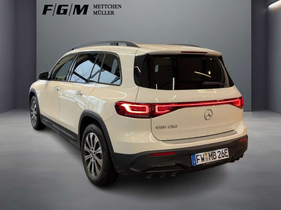 Mercedes-Benz EQB 250 - Imagem 3
