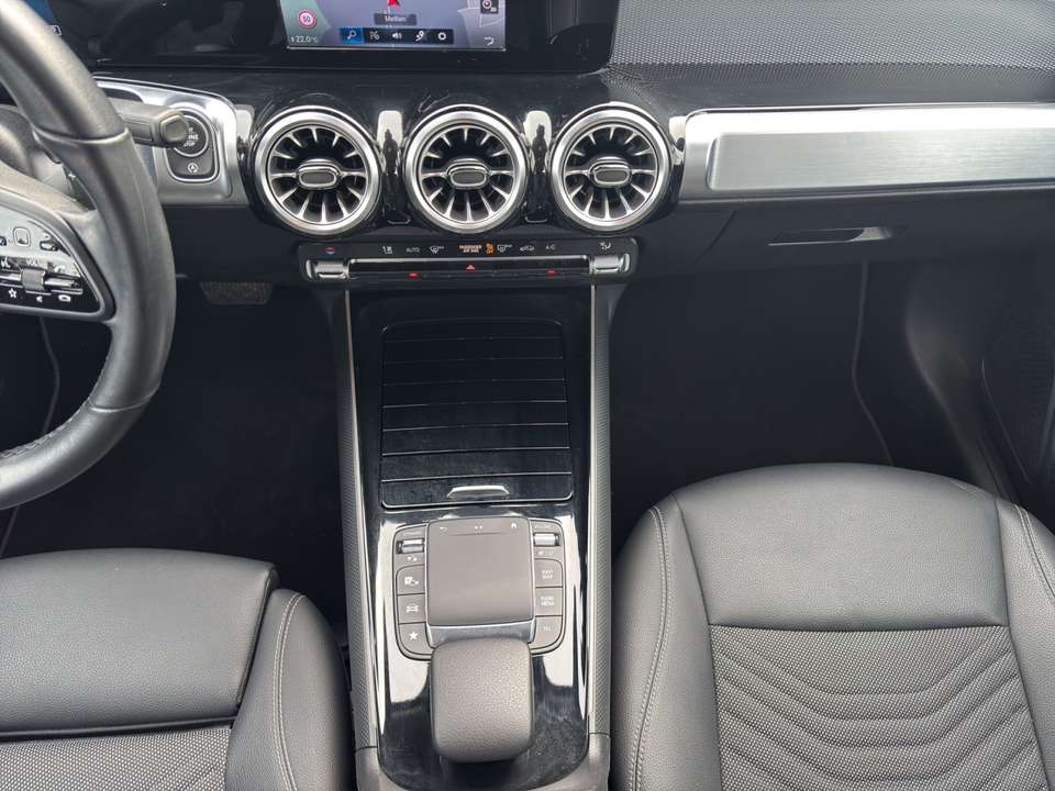 Mercedes-Benz GLB 220 - Imagem 13