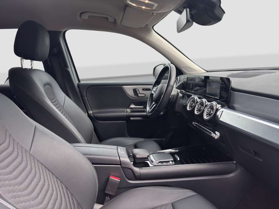 Mercedes-Benz GLB 220 - Imagem 15