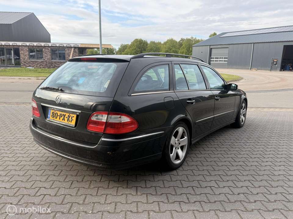 Mercedes-Benz E 320 - Imagem 6