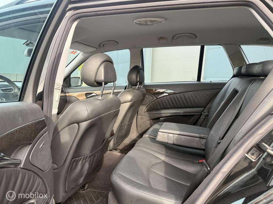 Mercedes-Benz E 320 - Imagem 12