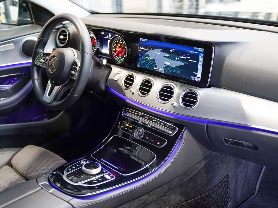 Mercedes-Benz E 200 - Imagem 12