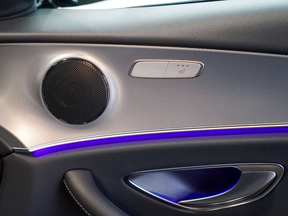 Mercedes-Benz E 200 - Imagem 13