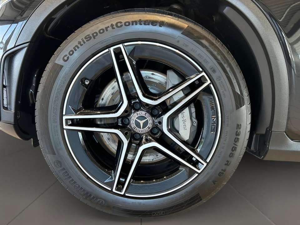 Mercedes-Benz GLC 300 - Imagem 12