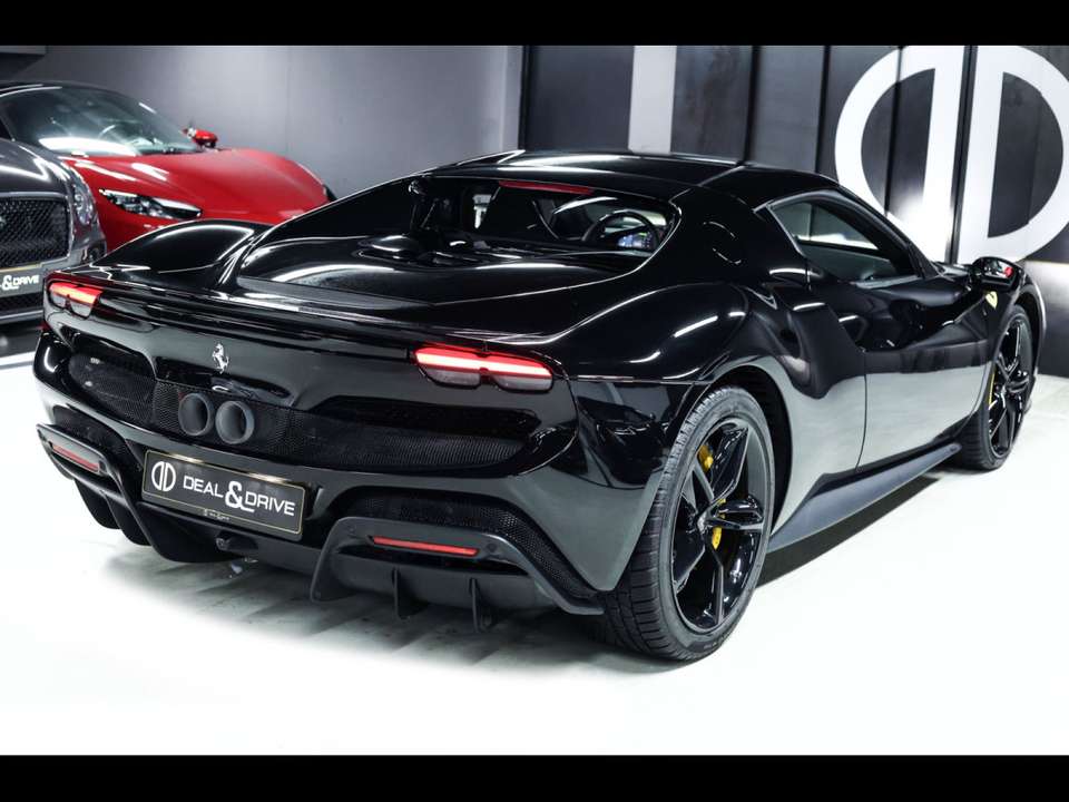 Ferrari 296 GTB - Imagem 7