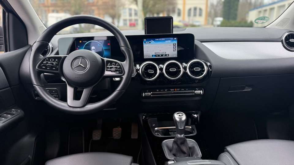 Mercedes-Benz B 180 - Imagem 10