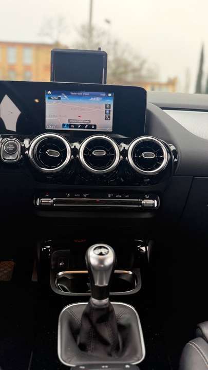Mercedes-Benz B 180 - Imagem 11