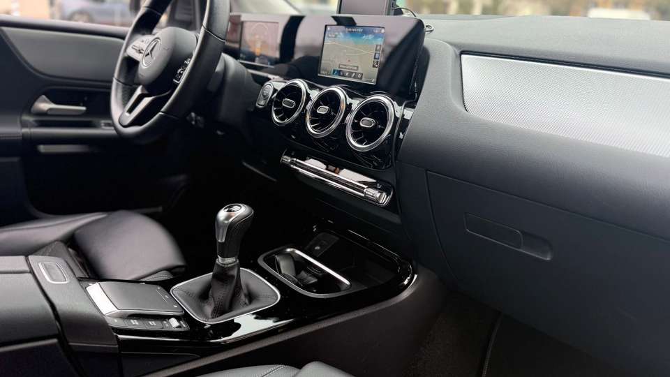 Mercedes-Benz B 180 - Imagem 13