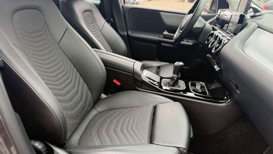 Mercedes-Benz B 180 - Imagem 14