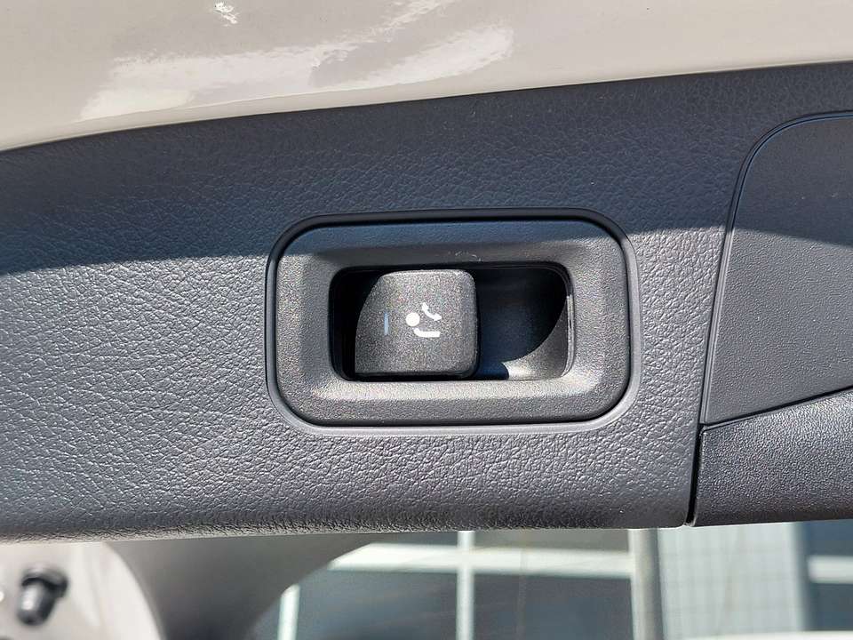 Mercedes-Benz EQA 350 - Imagem 8