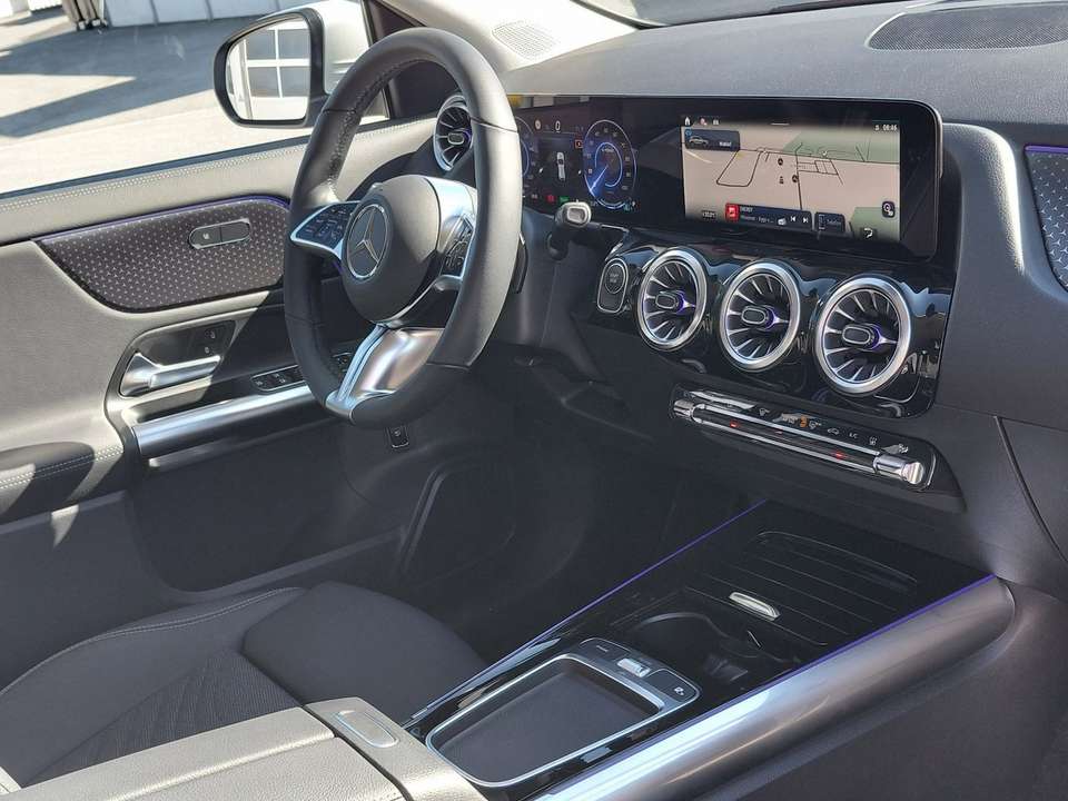 Mercedes-Benz EQA 350 - Imagem 10