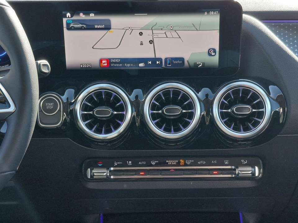 Mercedes-Benz EQA 350 - Imagem 12