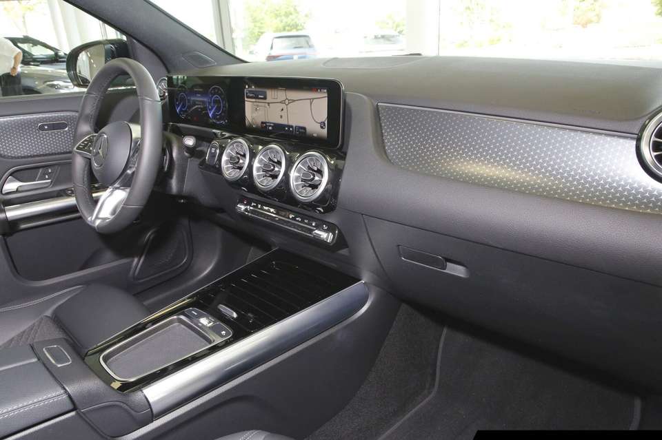 Mercedes-Benz EQA 250 - Imagem 7