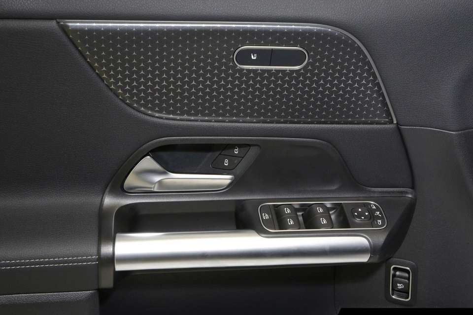 Mercedes-Benz EQA 250 - Imagem 14