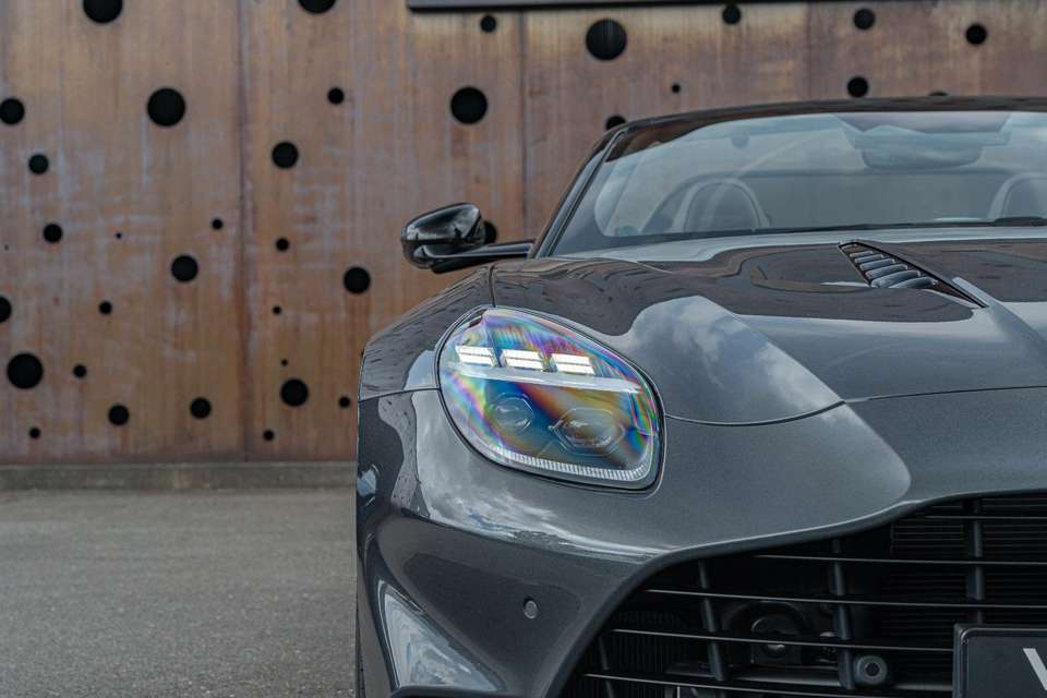 Aston Martin Vanquish - Imagem 13
