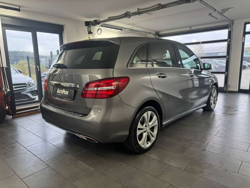 Mercedes-Benz B 180 - Imagem 6