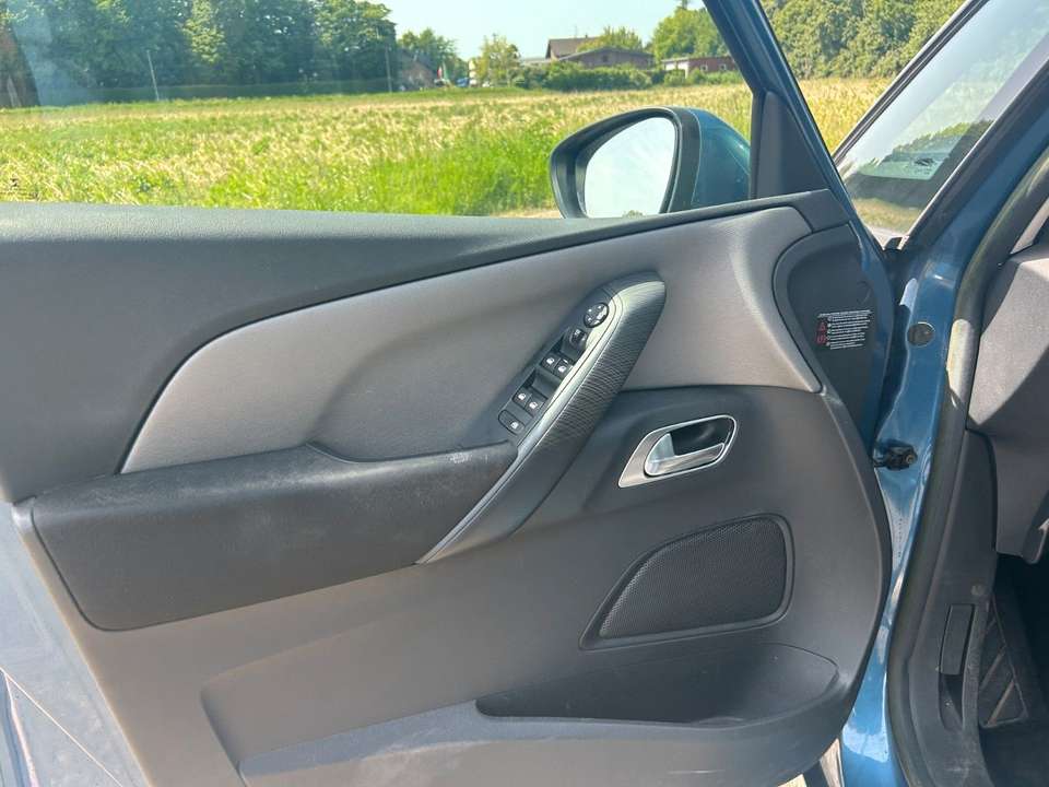 Citroen Grand C4 Picasso - Imagem 14