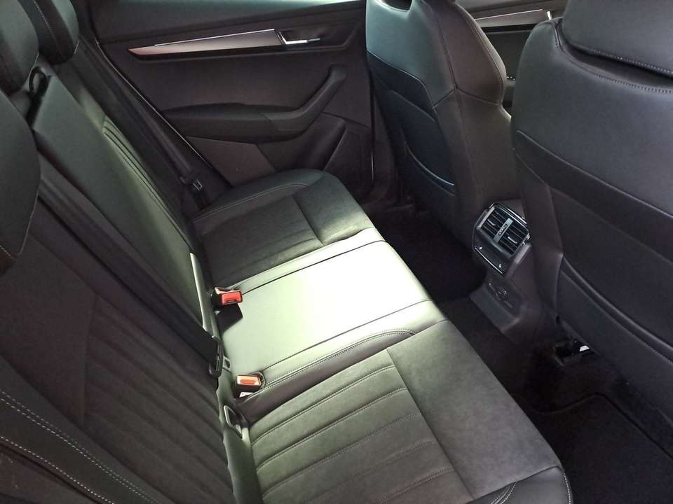 Car picture 9