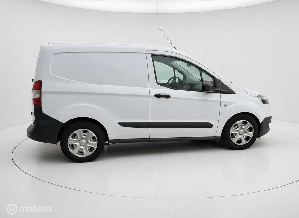 Ford Transit Courier - Imagem 6