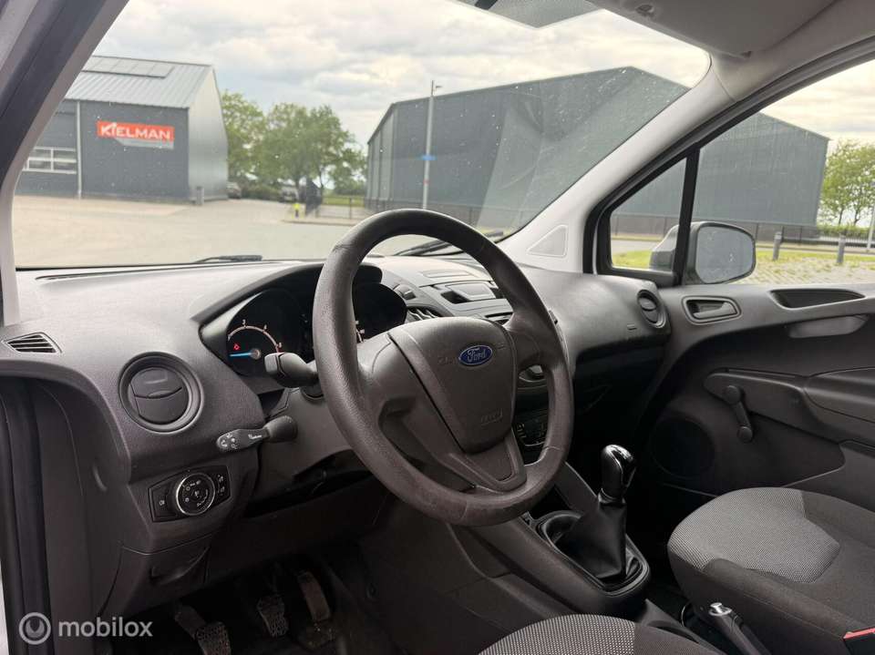 Ford Transit Courier - Imagem 11