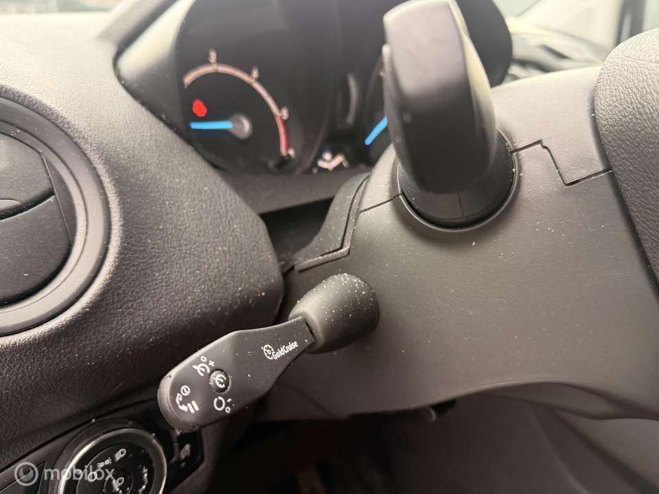 Ford Transit Courier - Imagem 13