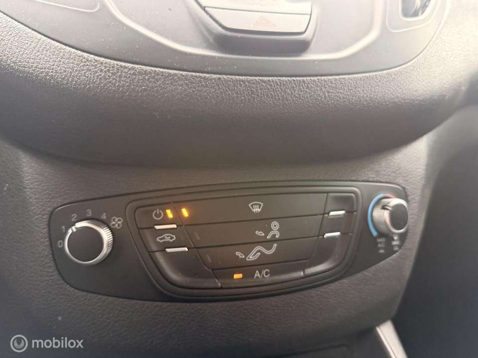 Ford Transit Courier - Imagem 14