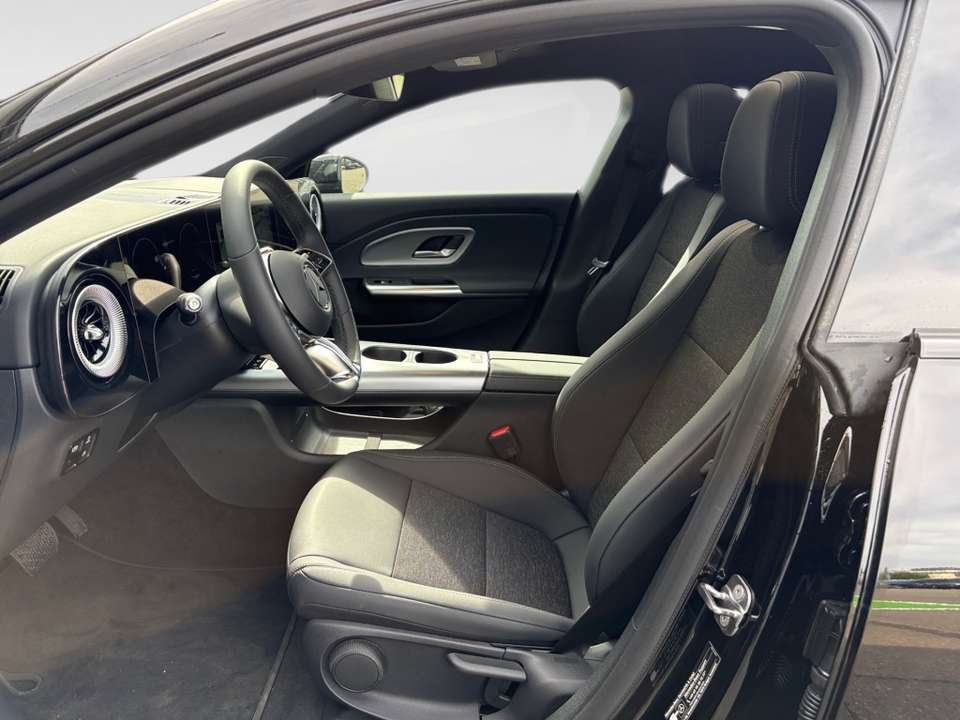 Mercedes-Benz CLA 200 - Imagem 11