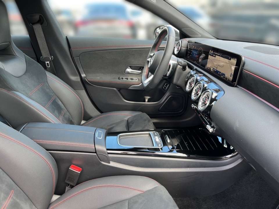 Mercedes-Benz CLA 180 - Imagem 9