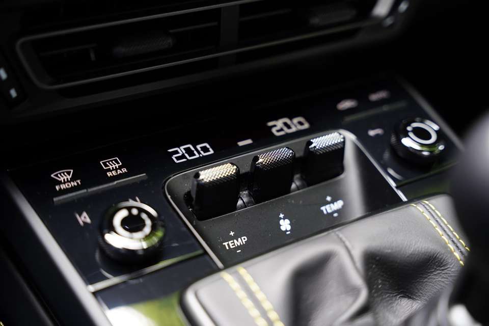 Car picture 16