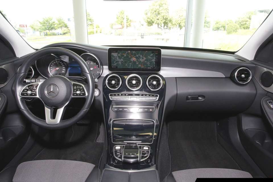 Mercedes-Benz C 180 - Imagem 10