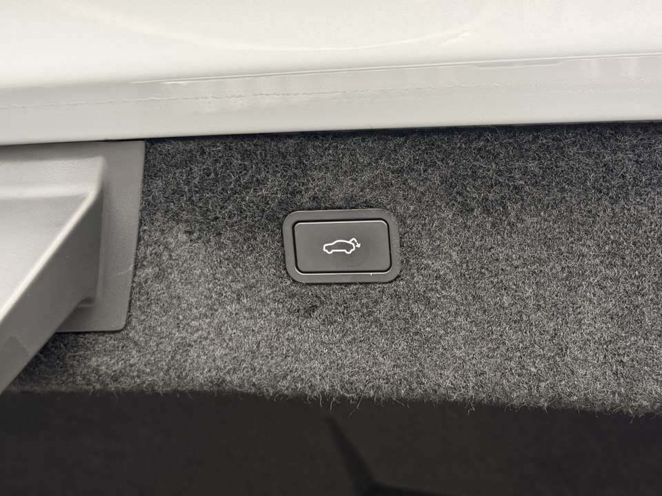 Polestar 4 - Imagem 20