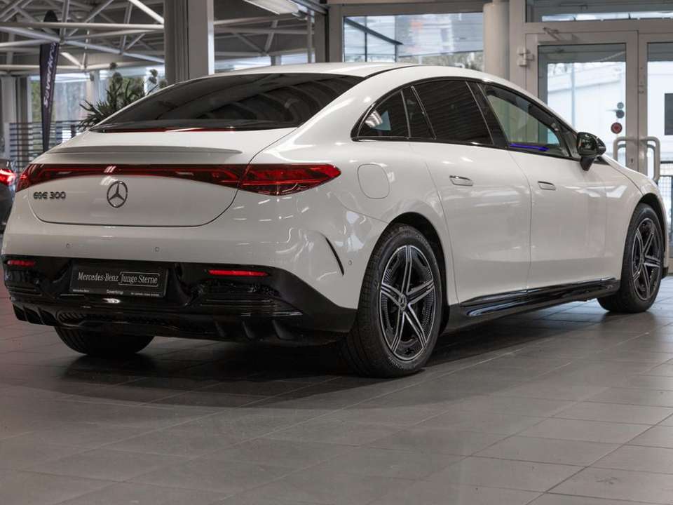 Mercedes-Benz EQE 300 - Imagem 5