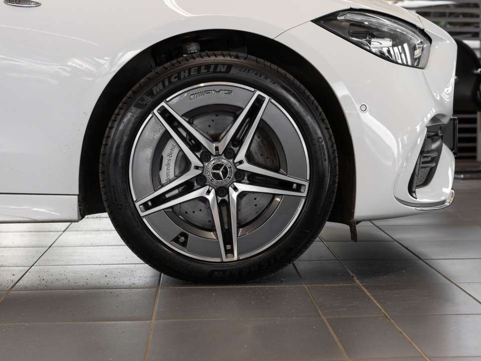 Mercedes-Benz C 300 - Imagem 6