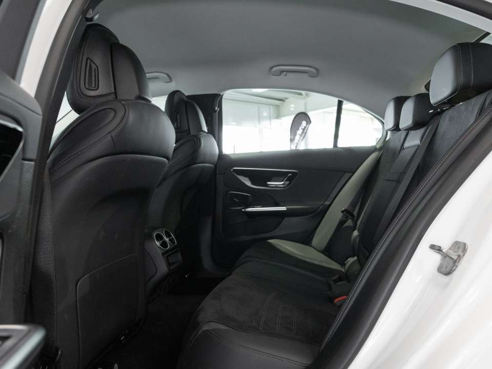 Mercedes-Benz C 300 - Imagem 9