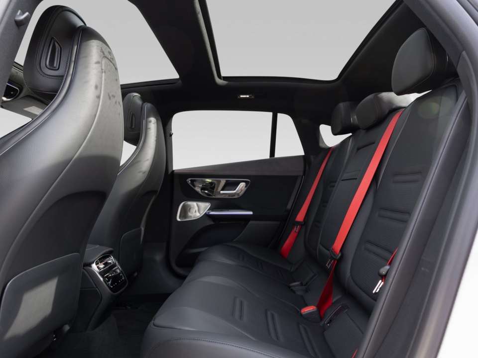 Mercedes-Benz EQE 53 - Imagem 10