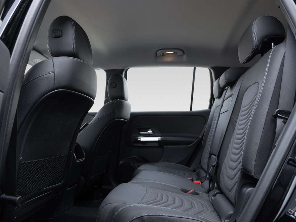 Mercedes-Benz GLB 180 - Imagem 9