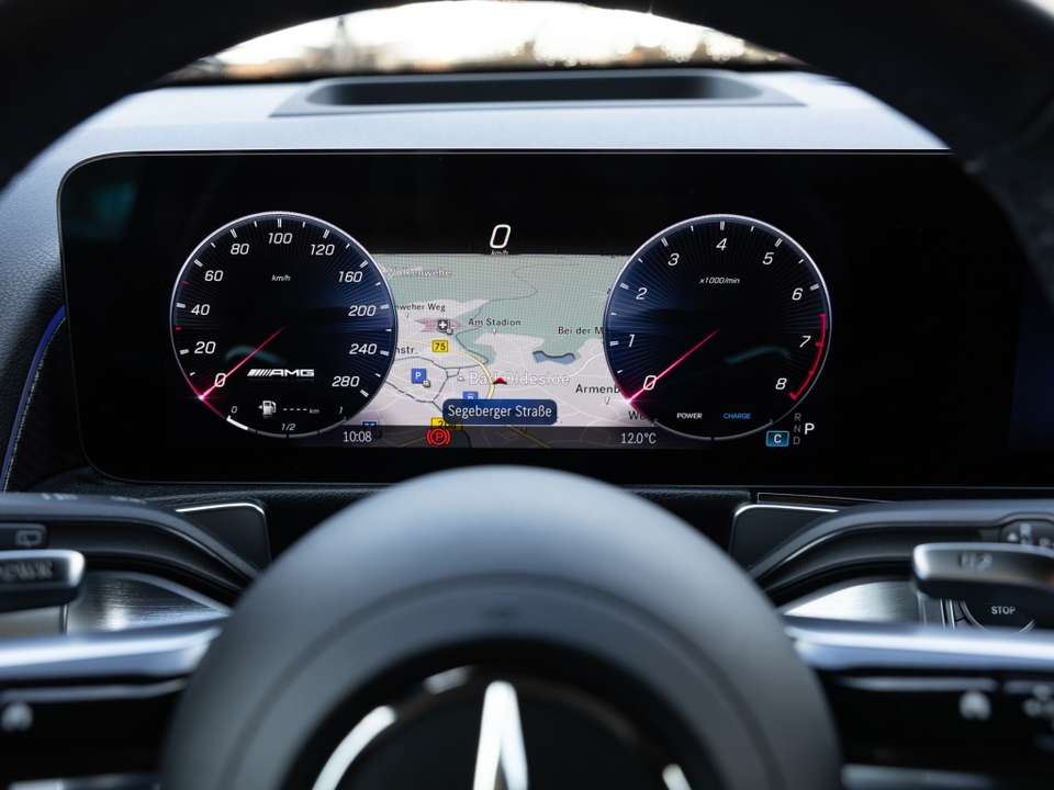 Mercedes-Benz GLB 35 AMG - Imagem 11