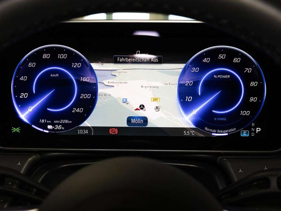Mercedes-Benz EQE 300 - Imagem 12