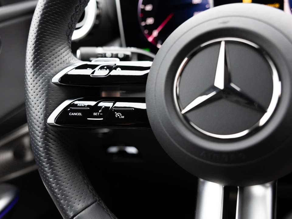 Mercedes-Benz GLC 300 - Imagem 12