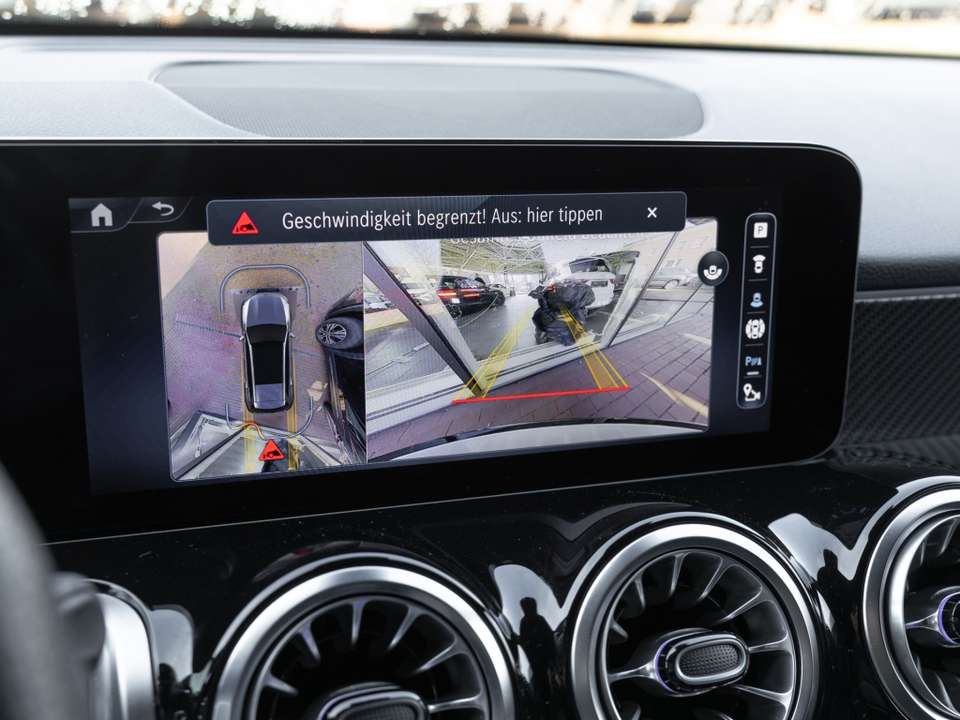 Mercedes-Benz GLB 35 AMG - Imagem 13