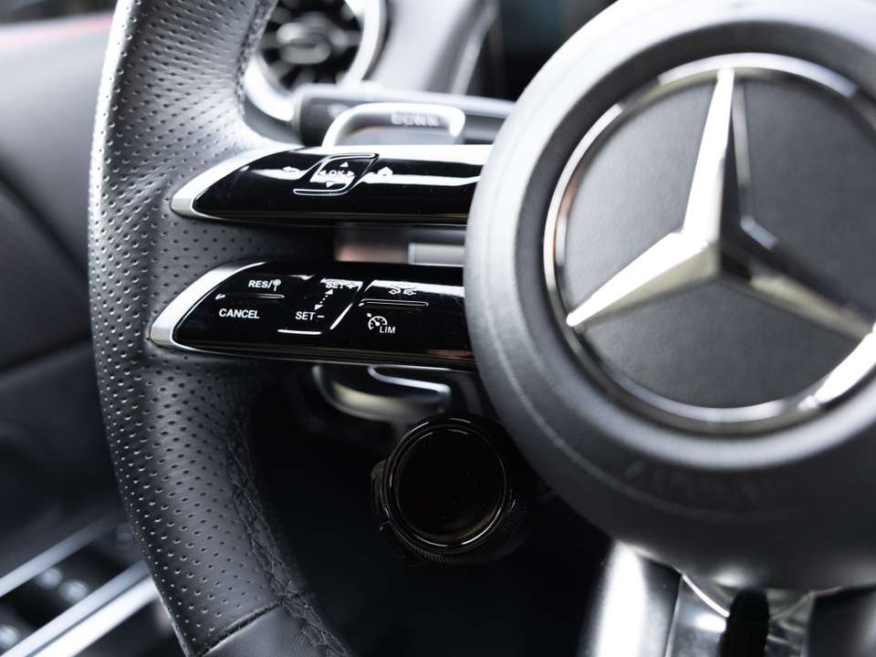 Mercedes-Benz GLB 35 AMG - Imagem 14