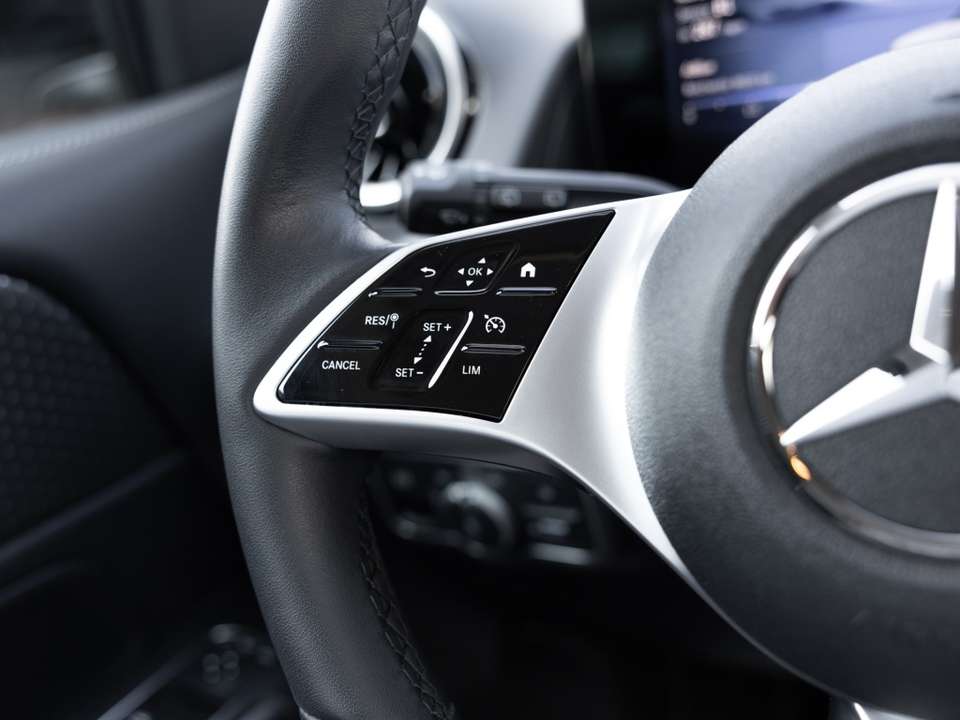 Mercedes-Benz GLB 180 - Imagem 15