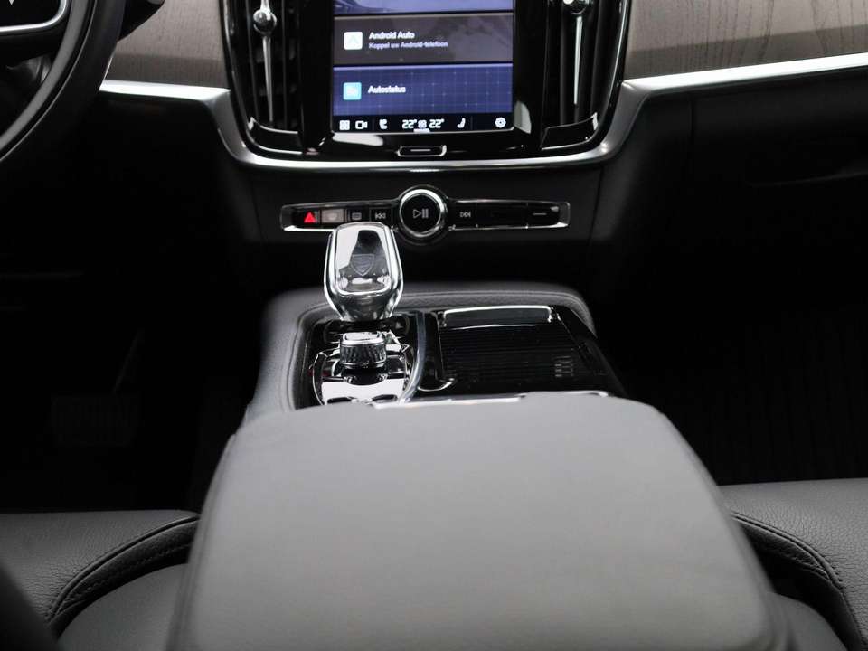Volvo S90 - Imagem 10