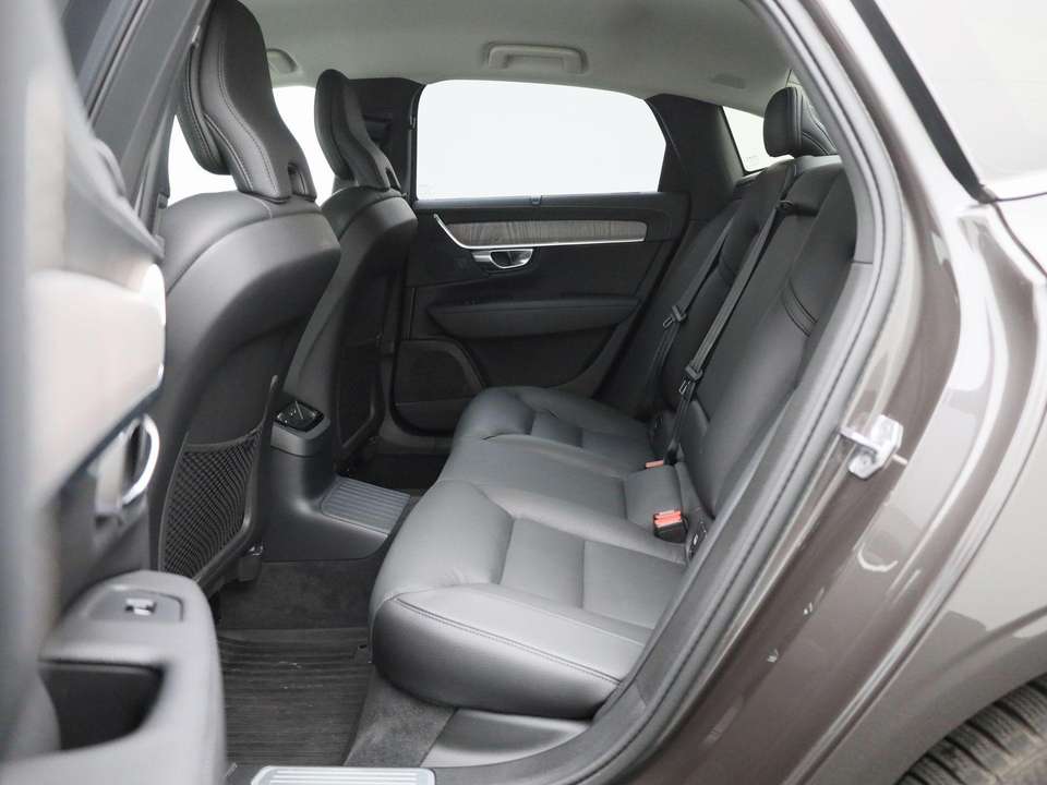 Volvo S90 - Imagem 12