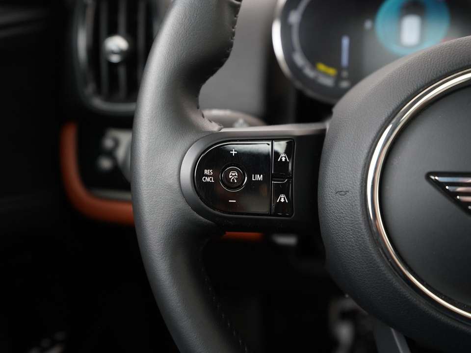 MINI Cooper SE Countryman - Imagem 8