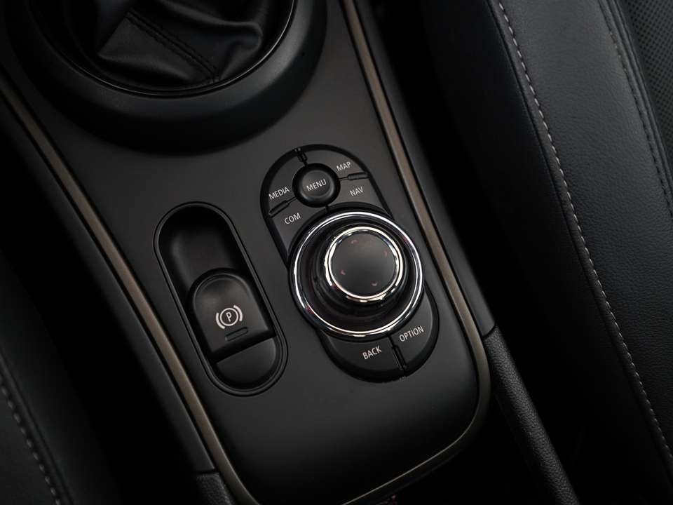 MINI Cooper SE Countryman - Imagem 13